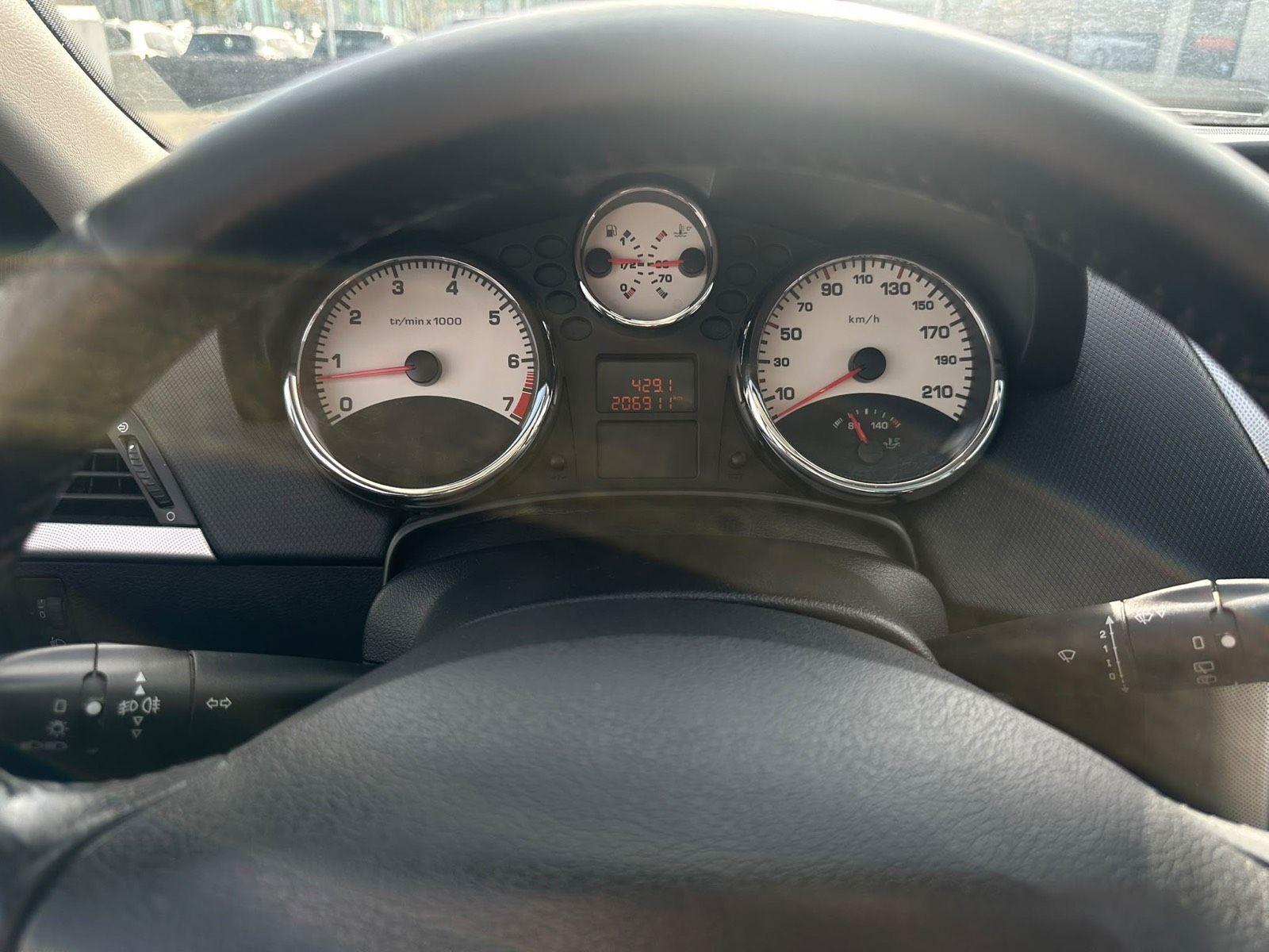 Peugeot 207 2009 — photo 10