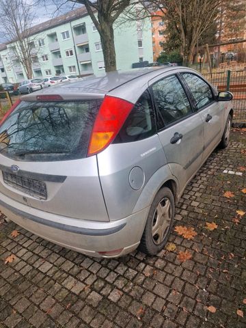 Ford focus benzin.