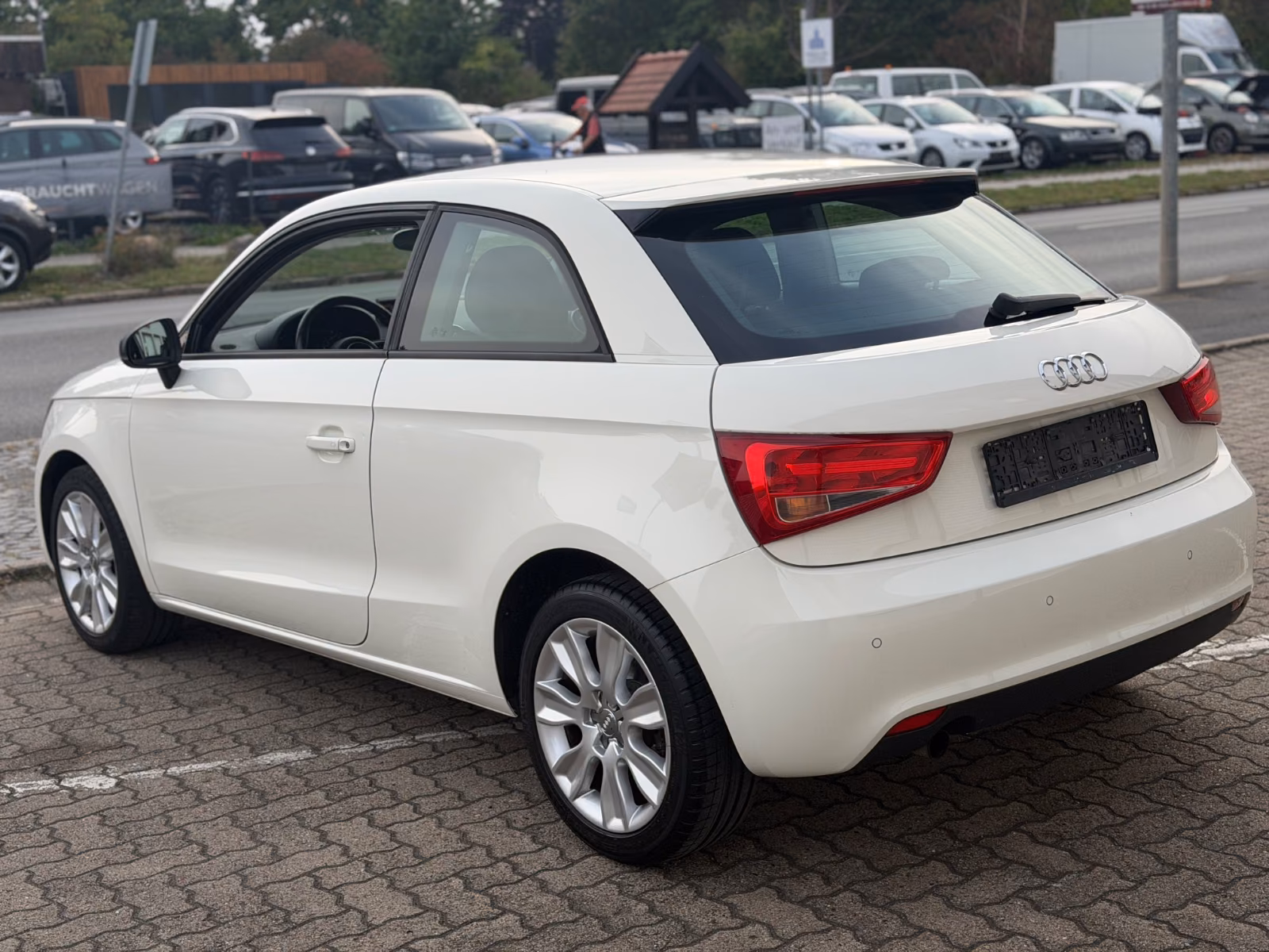 Audi A1 ambition KLIMA/LEDER/NAVI/PDC