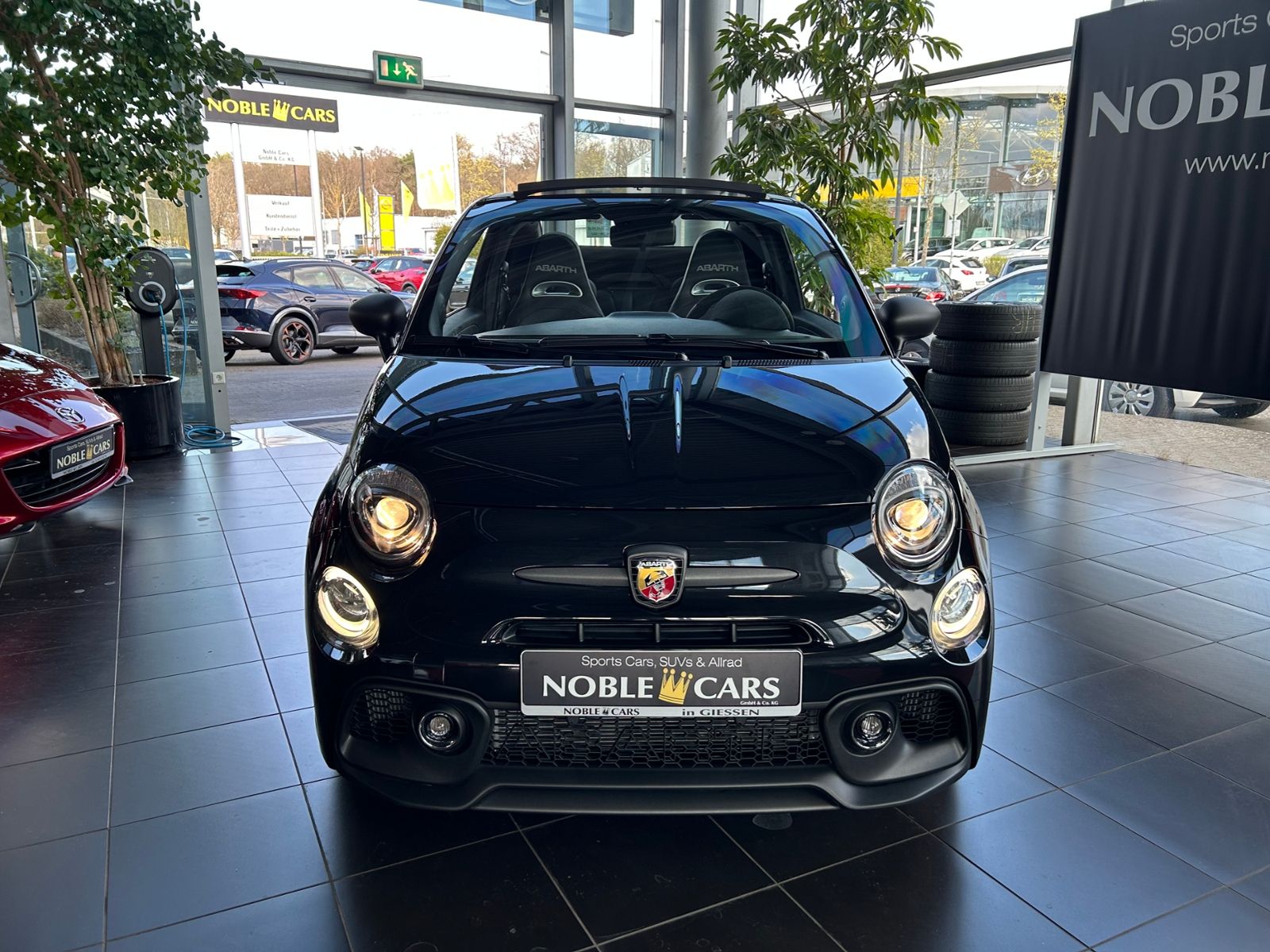 Fahrzeugabbildung Abarth 695C Cabrio Aut. LEDER CARPLAY PDC ALU