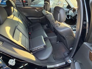 Mercedes E 200 - 9