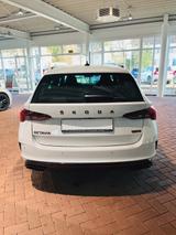 Skoda Octavia Combi RS Navi Headup Massage Kamera - Skoda Octavia: mit Navigationssystem