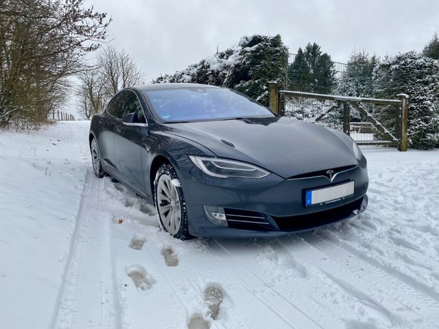 Tesla Model S Basis -