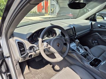 Porsche Cayenne - 11