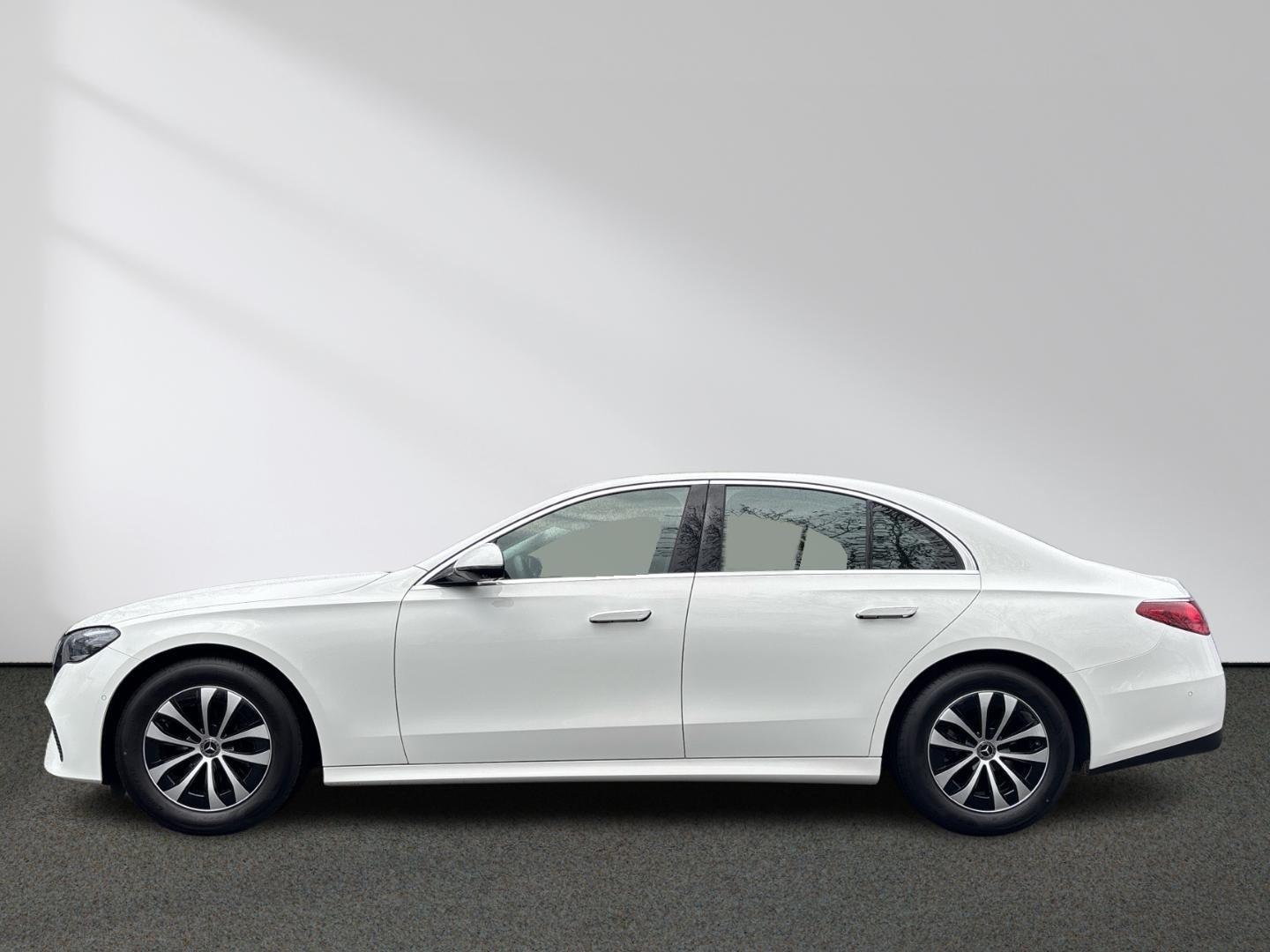 Mercedes-Benz E 220 d Avantgarde DigitalLight Burmester AHK