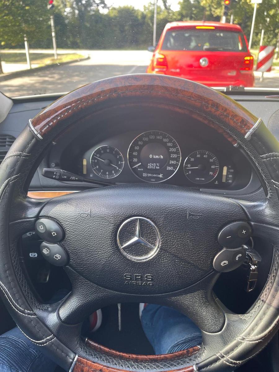 Mercedes-Benz E200 2008 — photo 5