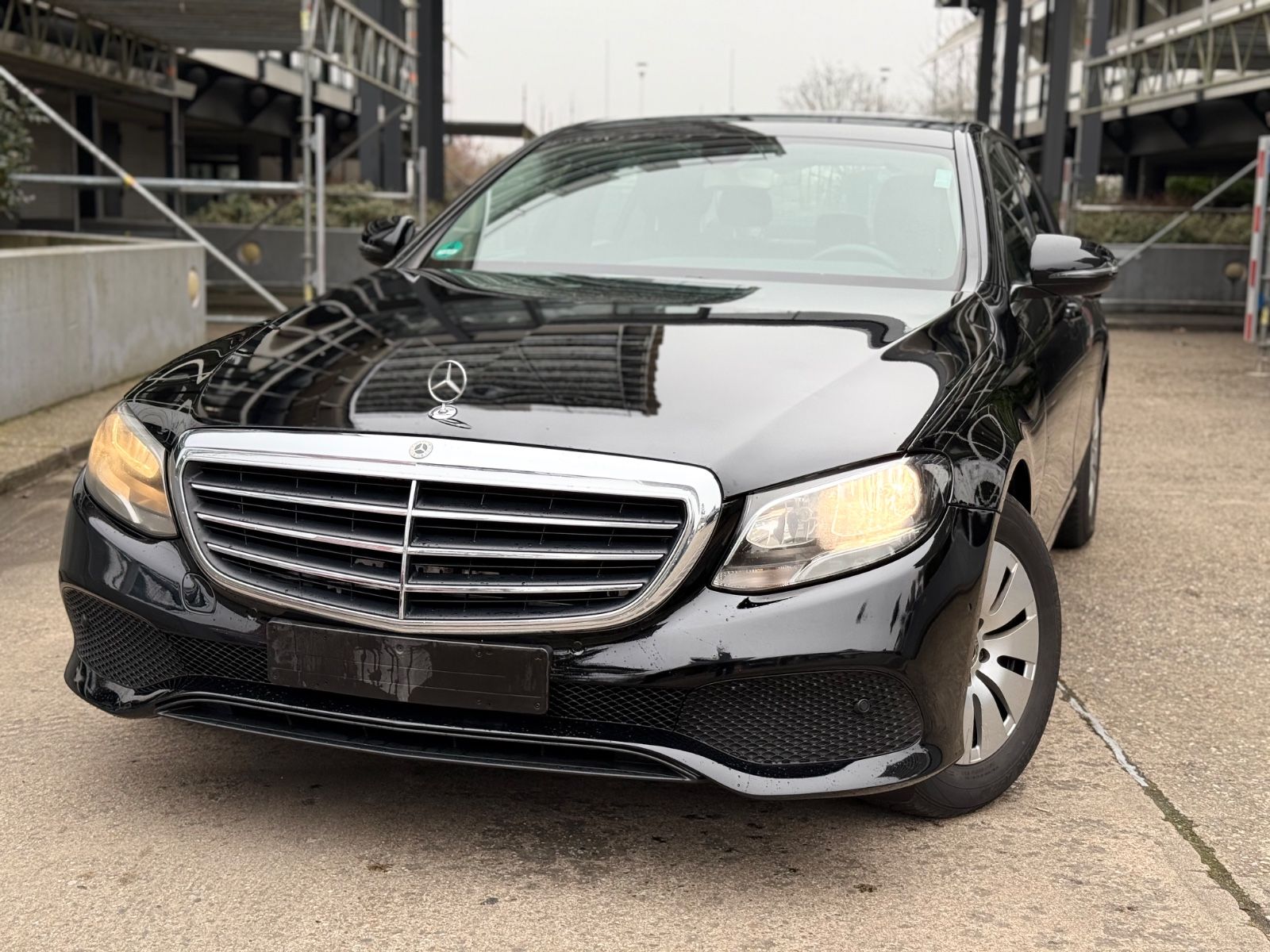 MERCEDES-BENZ E 200