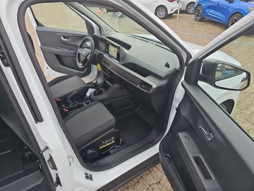 Bild 13 Ford Transit Courier Trend 1.5 AHK DAB Rückfahrkam. S