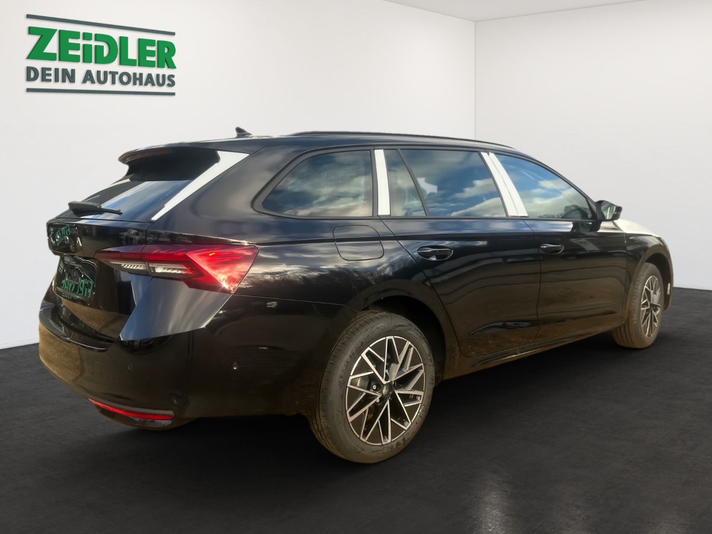 Skoda Octavia Combi 2.0 TDI DSG Selection ACC*NAVI*RFK imagem 3