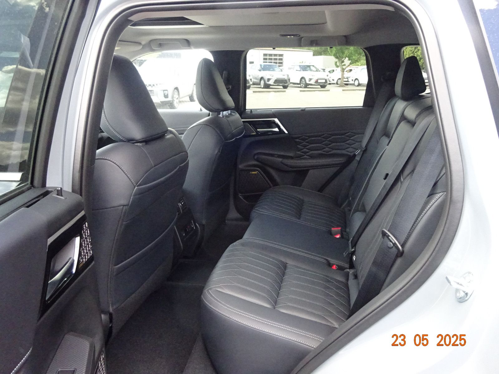 Mitsubishi Plug-in Hybrid Outlander - Bild 8