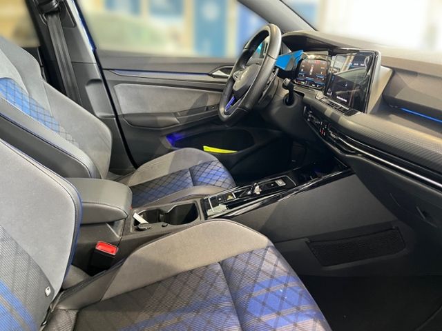 Fahrzeugabbildung Volkswagen Golf Variant VIII R 2.0 TSI DSG 4Motion IQ.DRIVE