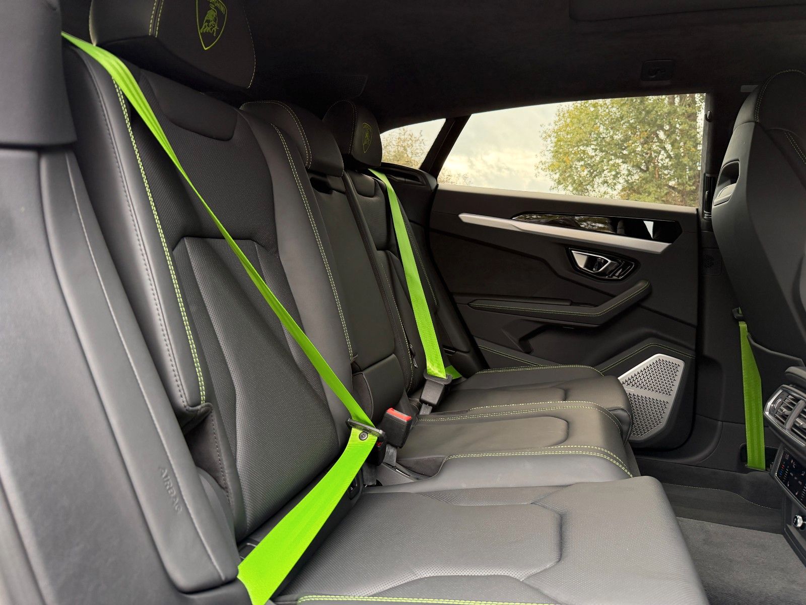 LAMBORGHINI Urus Urus 4.0 V8 Autom. MwSt/23-Zoll/B&amp;O/360°/PANO – Ansicht 31