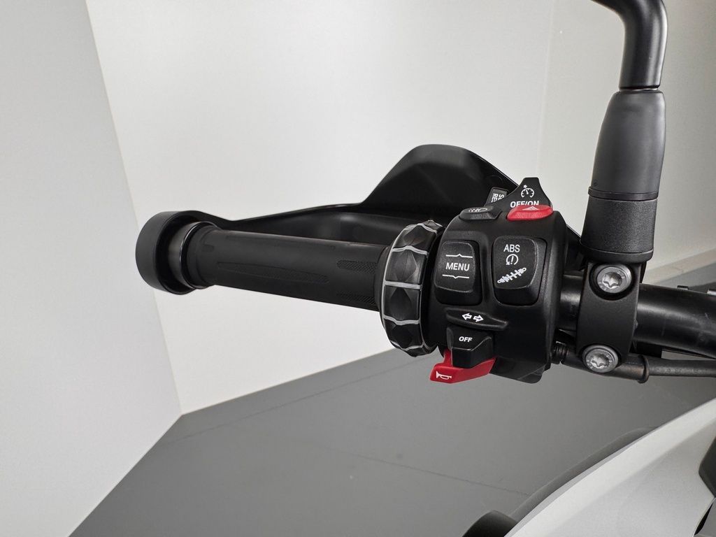 Fahrzeugabbildung BMW F 750 GS *VOLLAUSSTATTUNG *4 PAKETE *NEUWERTIG