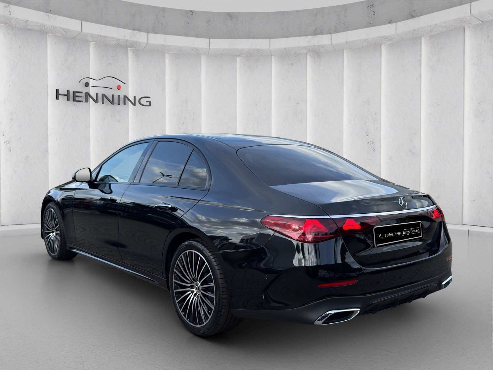 Mercedes-Benz E 220 d AMG Night Panorama Burmester 360° Ka 20" imagem 3