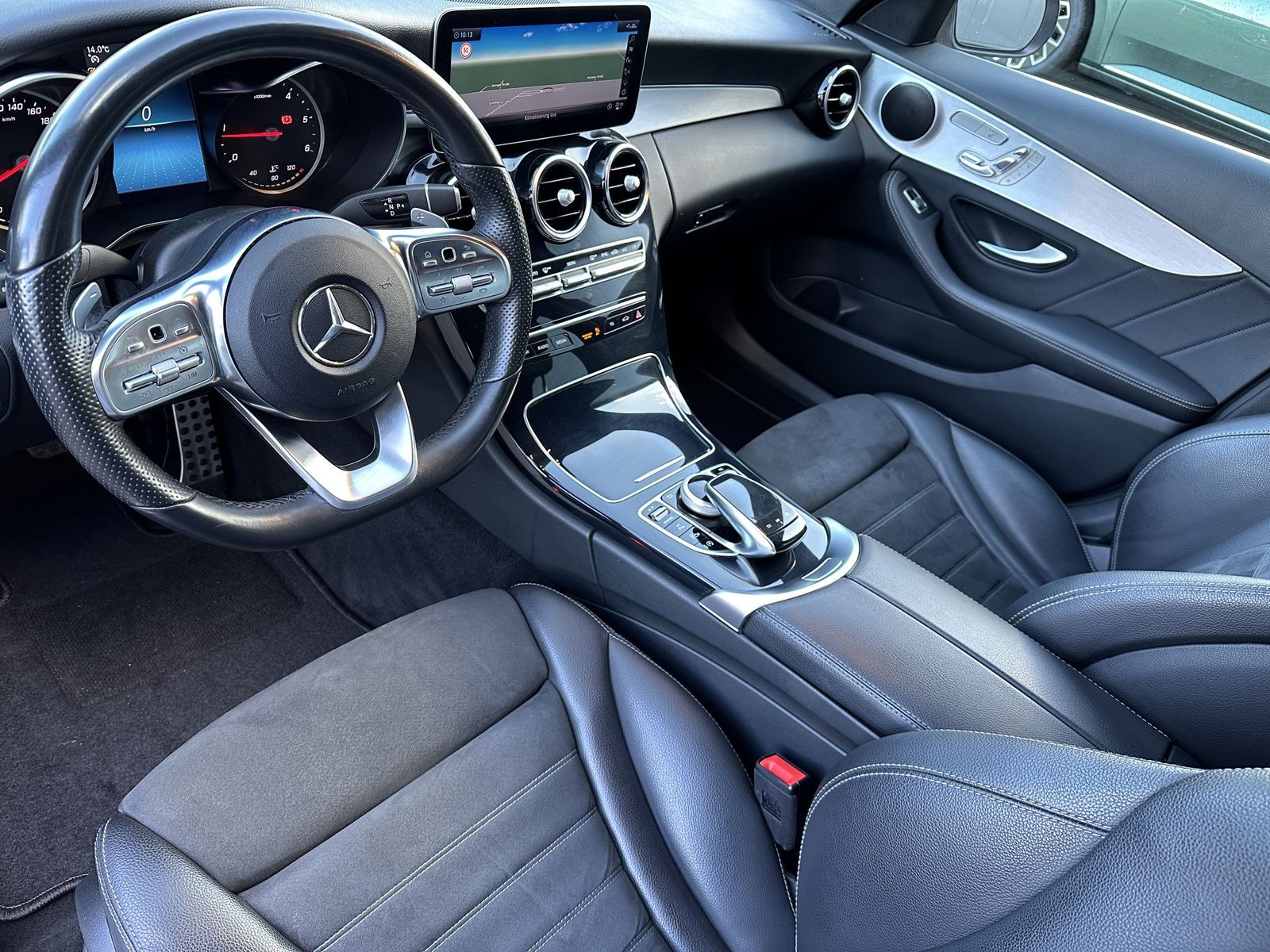 Fahrzeugabbildung Mercedes-Benz C 300d AMG-Line NAV+LED+KAMERA+MEMORY+18ZOLL+1HD