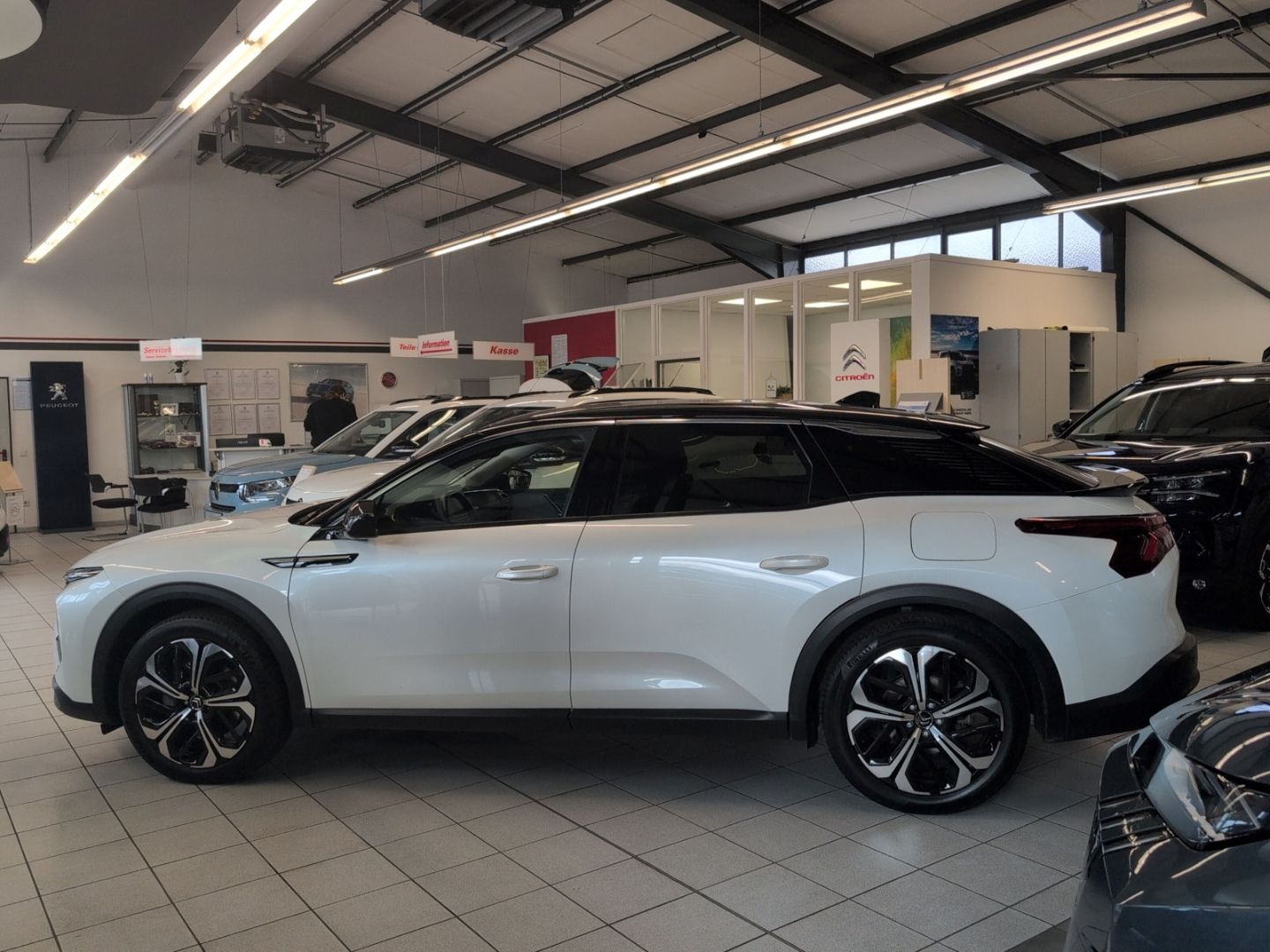Fahrzeugabbildung Citroën C5X 1.6 Plug-In Shine Pack Hybrid 225 e-EAT8