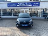 Kia Carens Dream Team 7 Sitz - Kia Carens 7-Sitzer