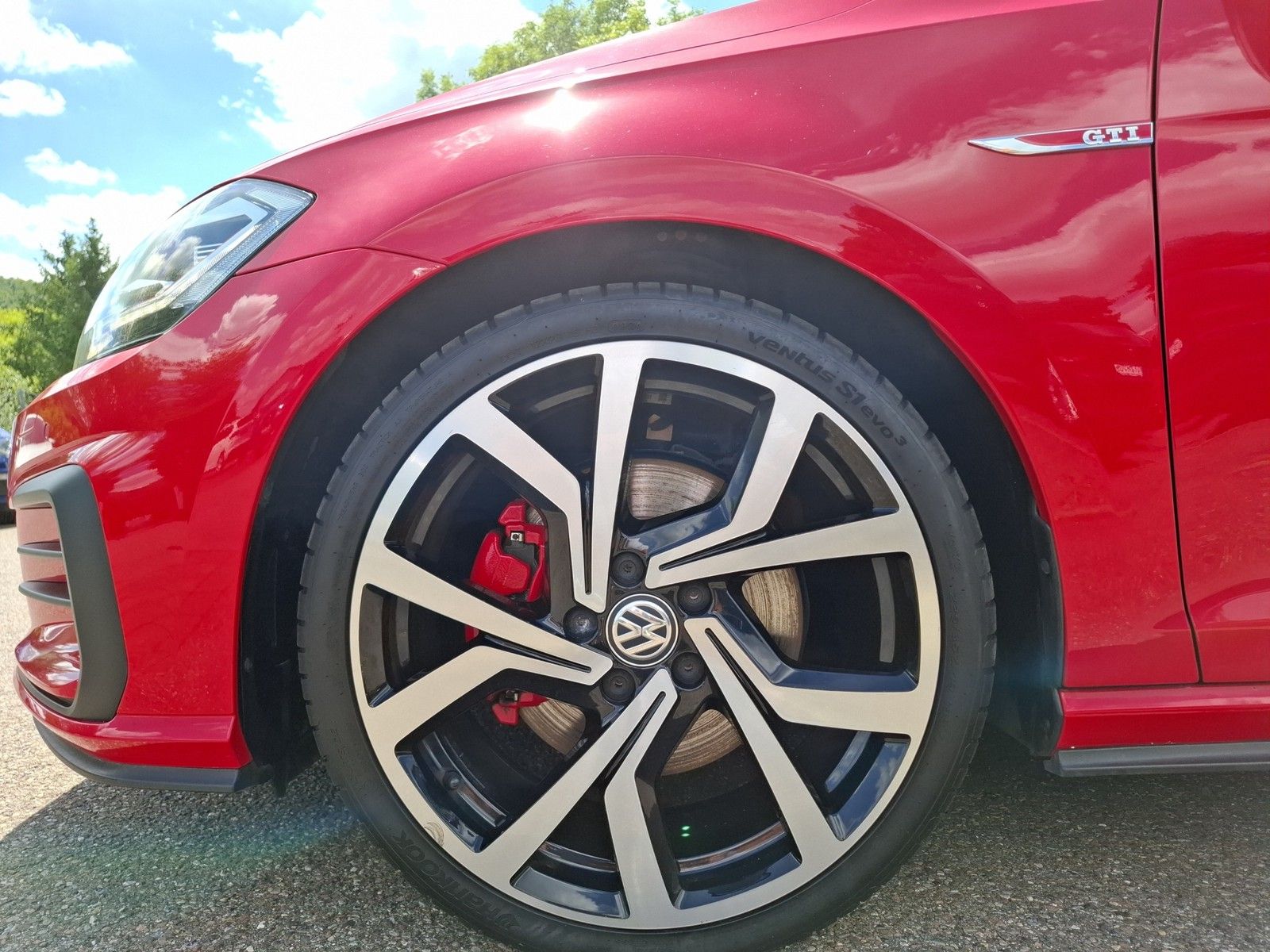 VW Golf VII 2.0 TSI GTI DSG / PANORAMA / LED / NAVI - Image 18