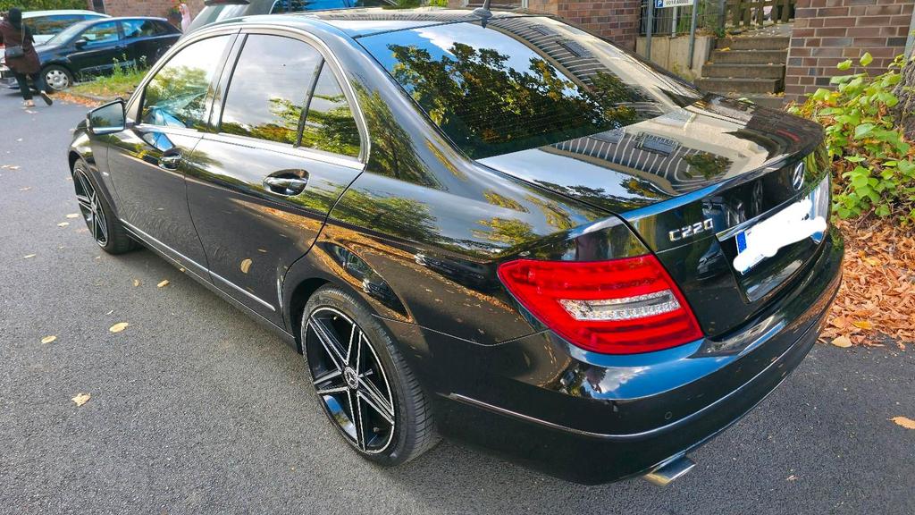 Mercedes-Benz C 220