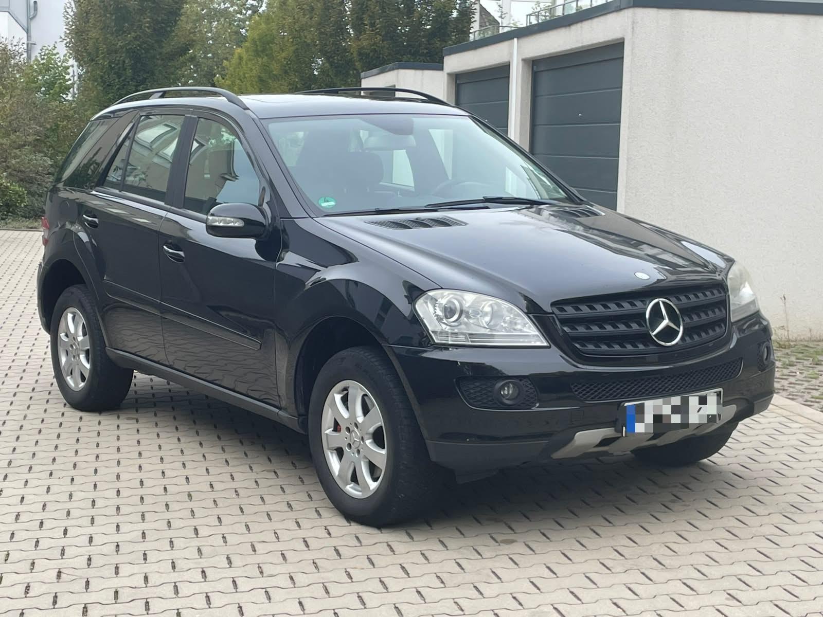 Mercedes-Benz ML280 2008 — interior