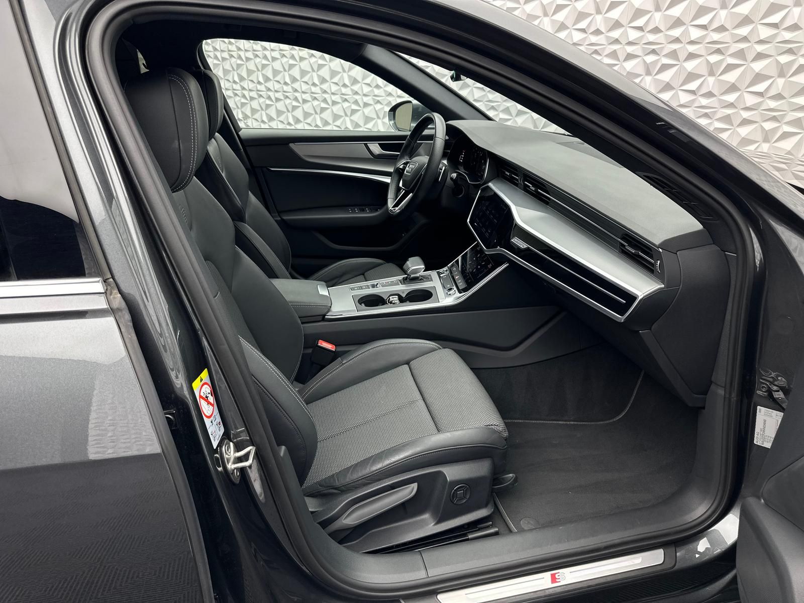 Fahrzeugabbildung Audi A6 45 TDI QUA/S-LINE PLUS/MATRIX/AHK/ACC/VIRTUAL