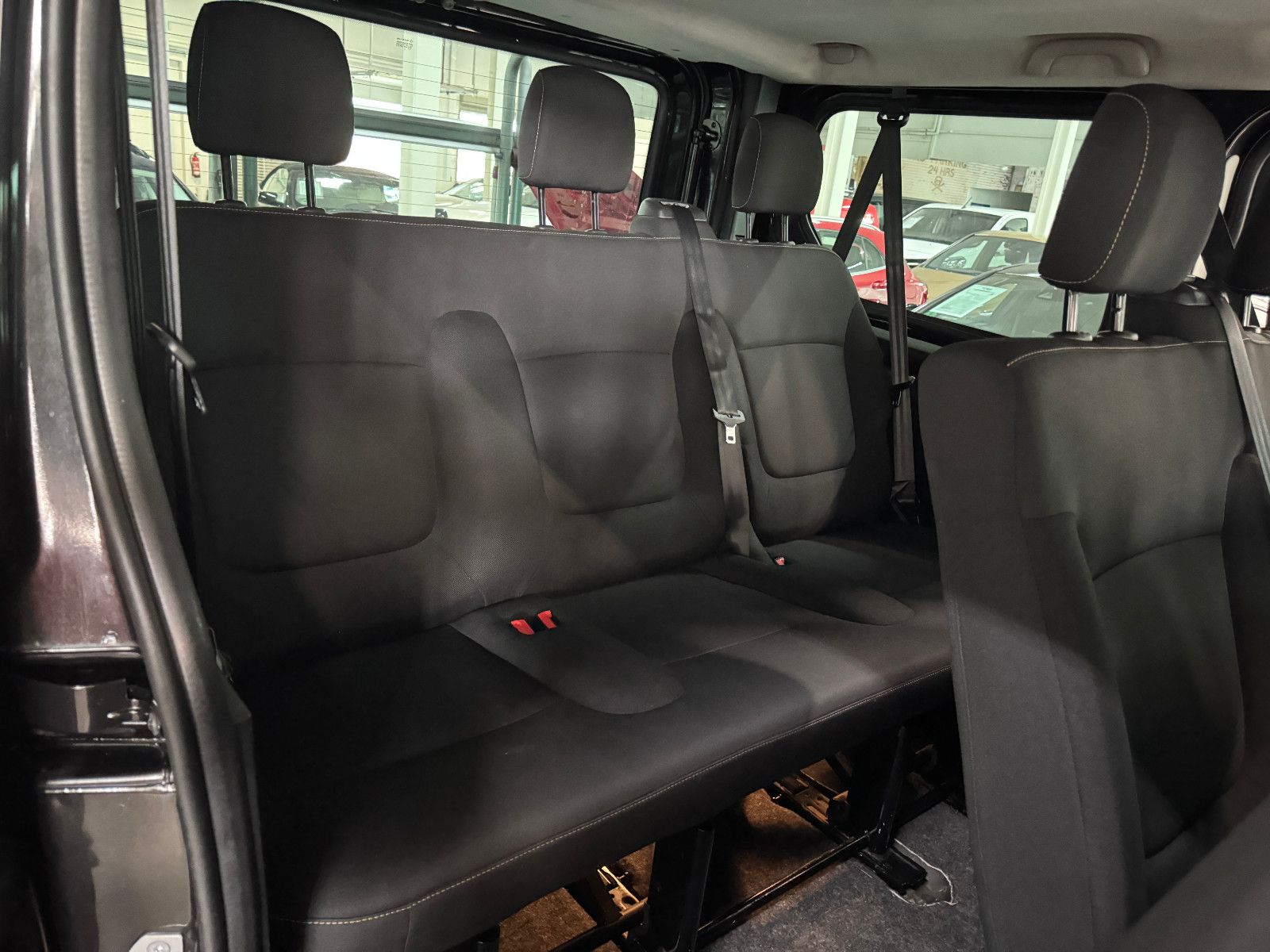 Fahrzeugabbildung Renault Trafic 1.6 DCI EXPRESSION 9-SITZER CAMPER STHDHZ