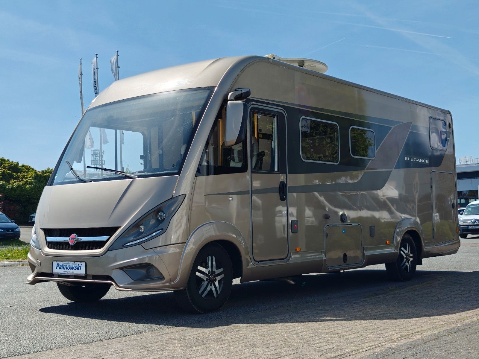 Fahrzeugabbildung Bürstner Elegance I 728 G - 150PS, SAT, TV, Navi, 2x AGM