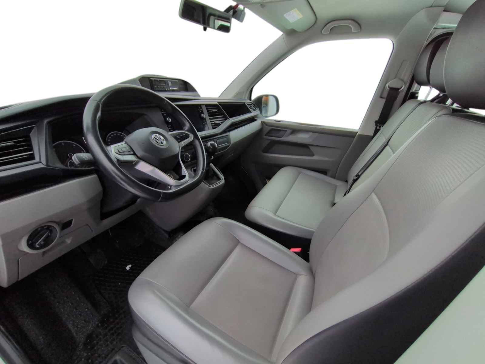 T6.1 Kombi 2.0 TDI lang AHK+NAVI+6SITZE