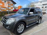 Mitsubishi Pajero 3.2 DI-D Edition 30* Top Zustand* - Mitsubishi Gebrauchtwagen in Stuttgart