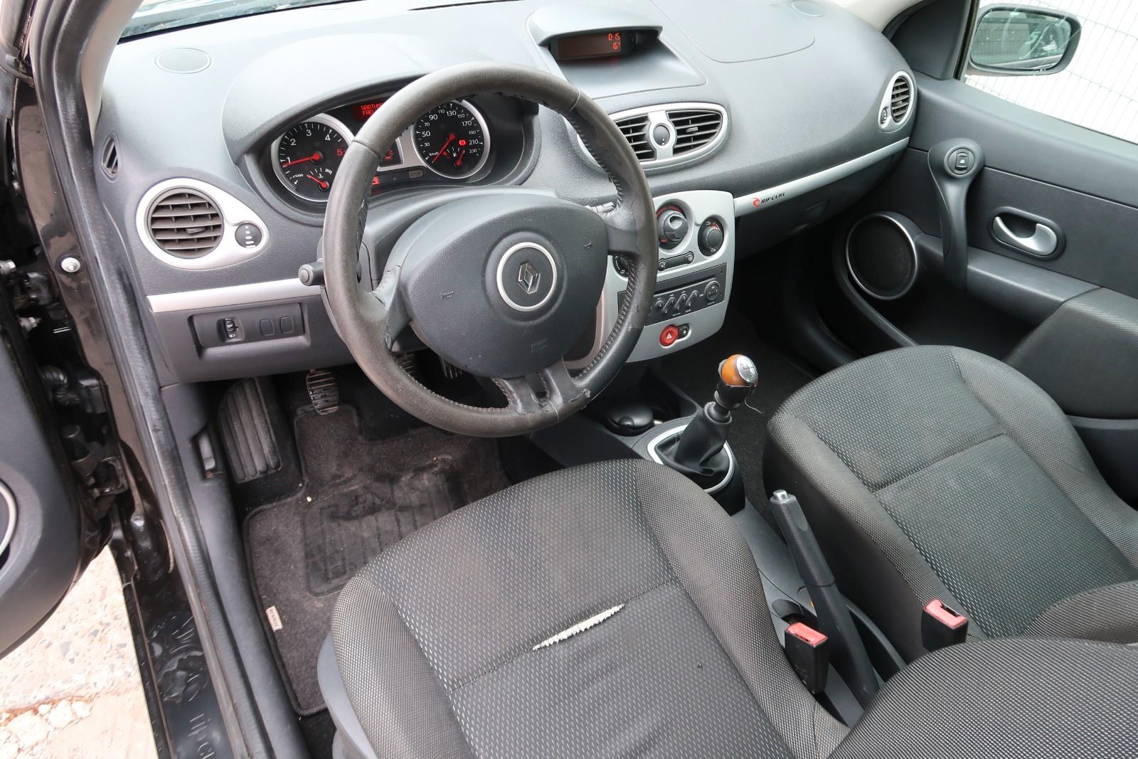 Renault Clio 2009 — photo 19