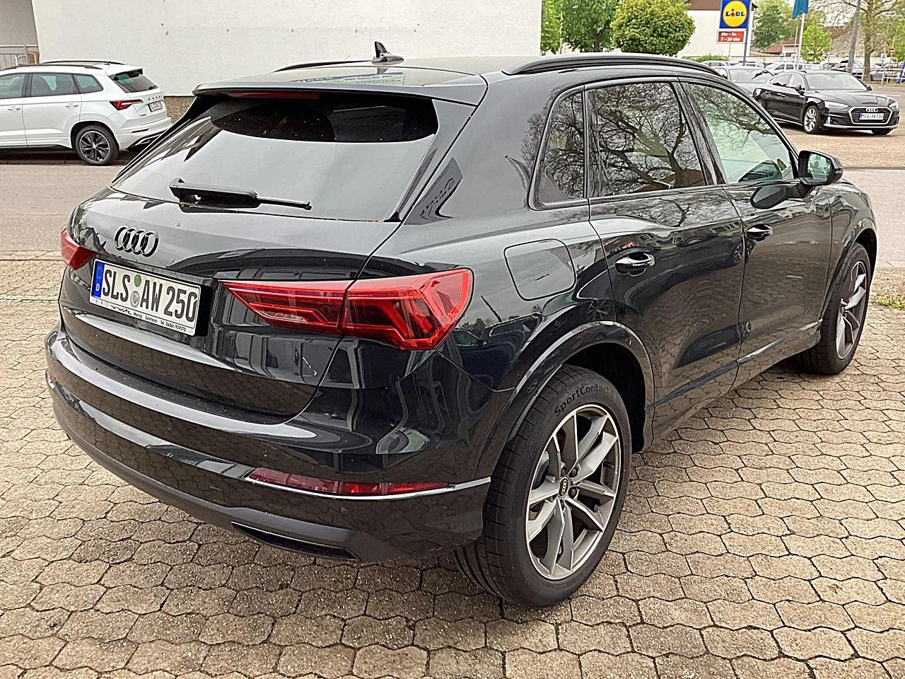 Fahrzeugabbildung Audi Q3 advanced 35 TFSI S-tronic Tempomat LED SHZ