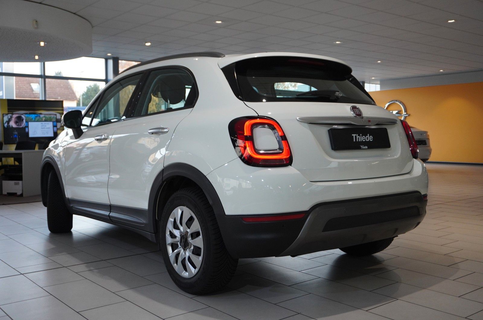 Fahrzeugabbildung Fiat 500X 1.3T CROSS DCT NAVI/LED/PDC/SPORT/TEMP/DAB+