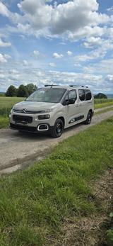 Citroën Berlingo XL 131 PS Automatik/AHK/Kamera/Benzin