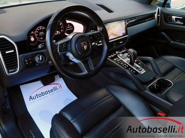 Porsche Cayenne - 2