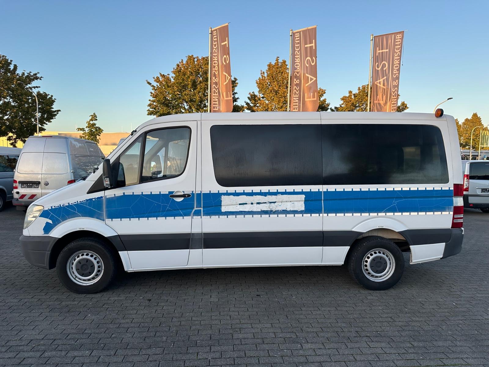 Mercedes-Benz Sprinter 311 CDI L2H1 8Sitzer Klima Autom. AHK