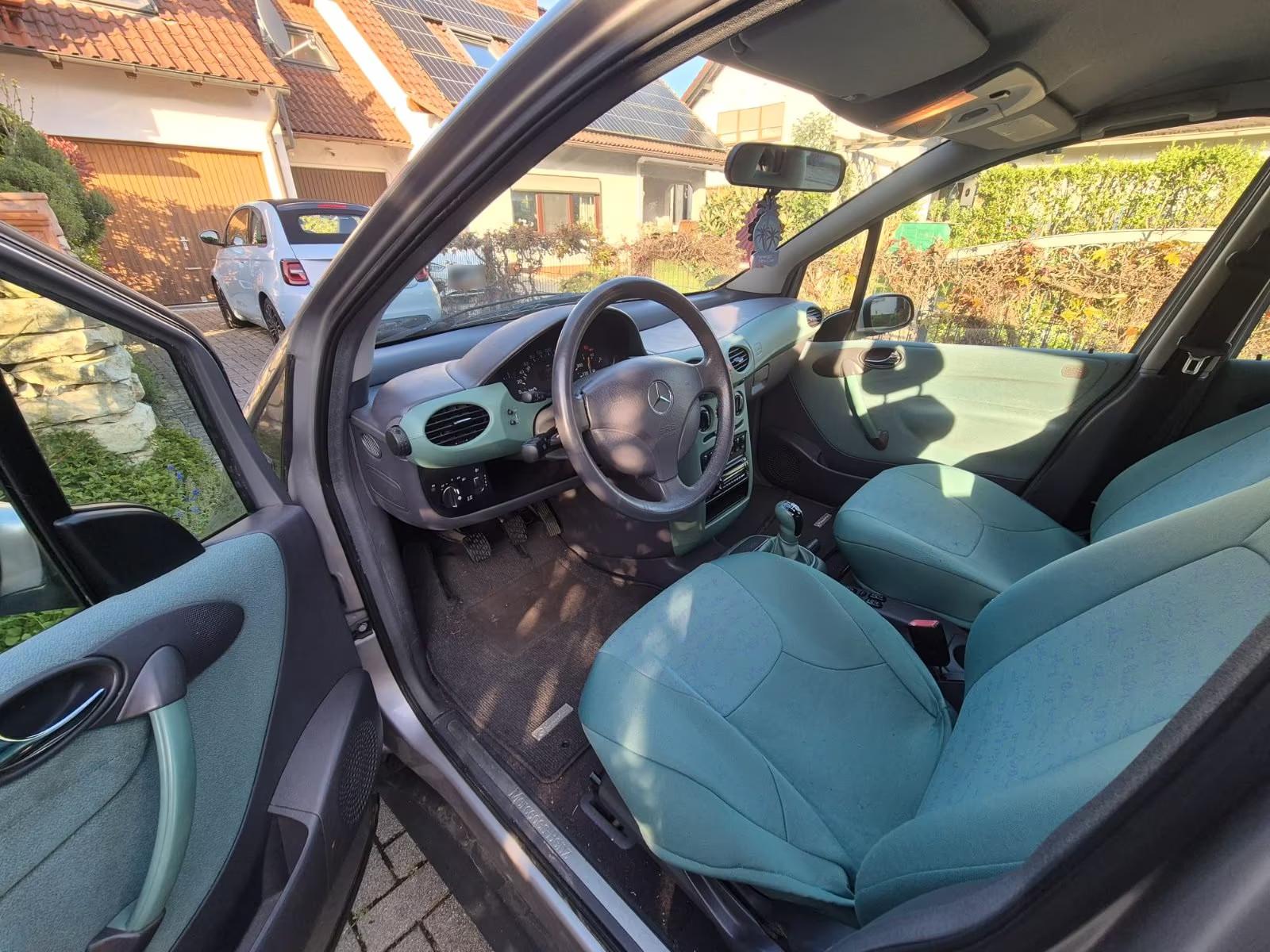 Mercedes-Benz A 190 ELEGANCE AHK