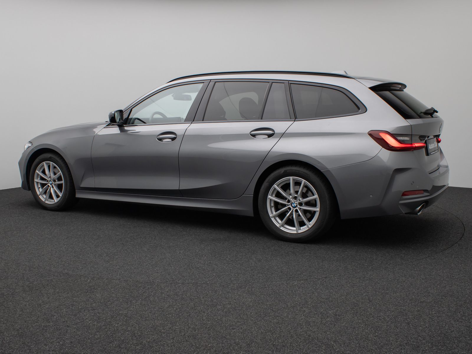 Fahrzeugabbildung BMW 320d Kamera DAB HiFi Fernlichtassist Stop&Go LED