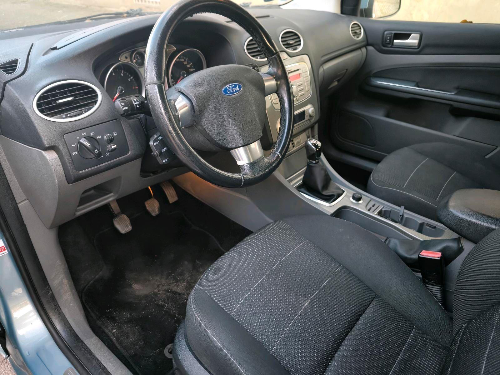 Ford Focus 2009 — photo 8