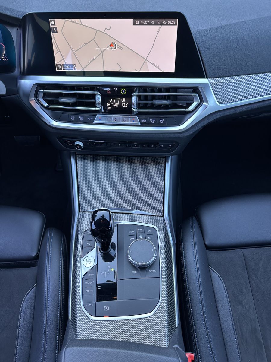 Fahrzeugabbildung BMW 330d Limousine M-Sport NAV+LED+19ZO+LIVE-COCKPIT