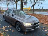 BMW 320 d xDrive Automatik / Navigation / Leder - BMW 320: Limousine, 320d Xdrive