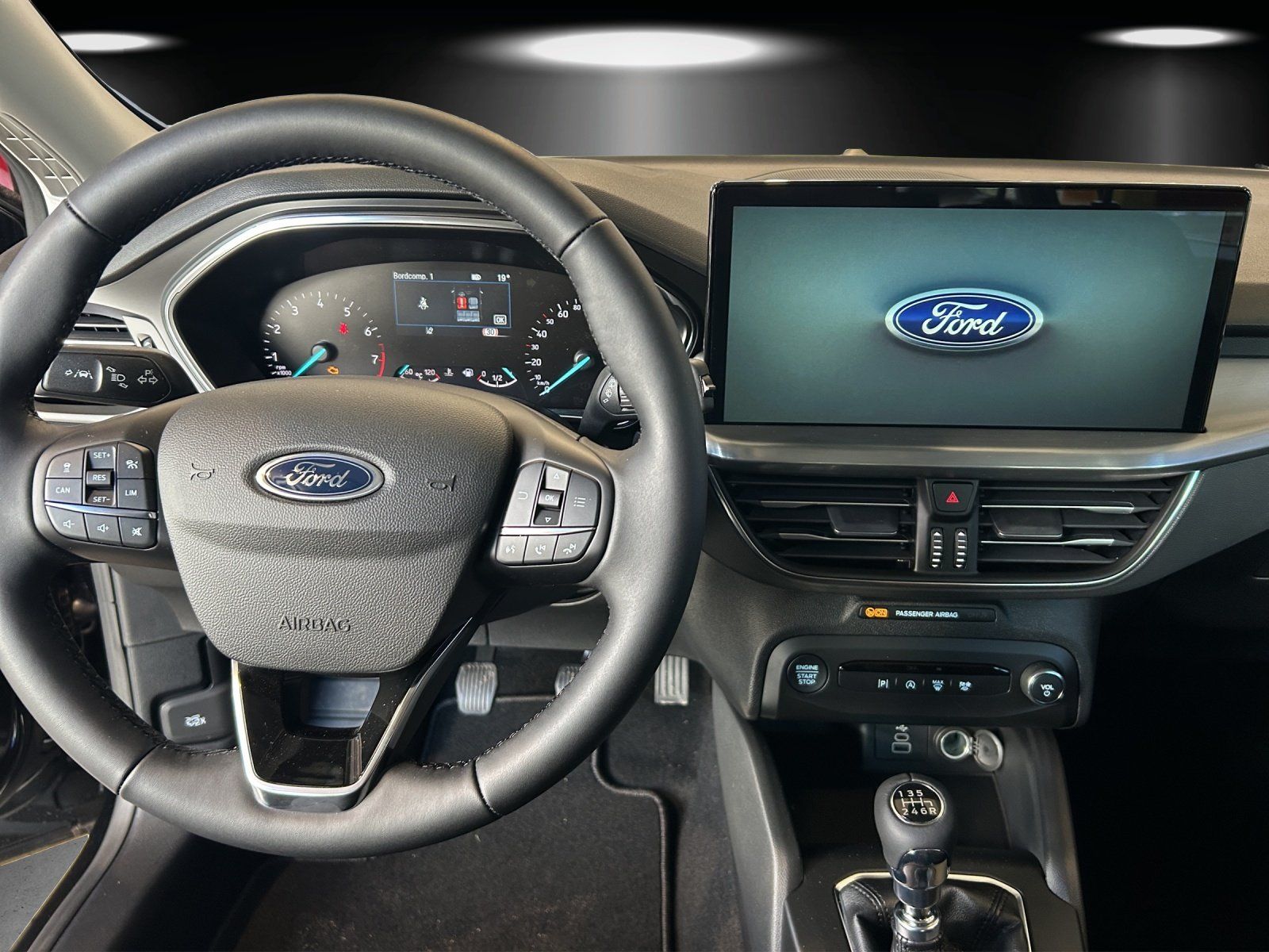 Fahrzeugabbildung Ford Focus Titanium Turnier Winter P. e.Call Kamera