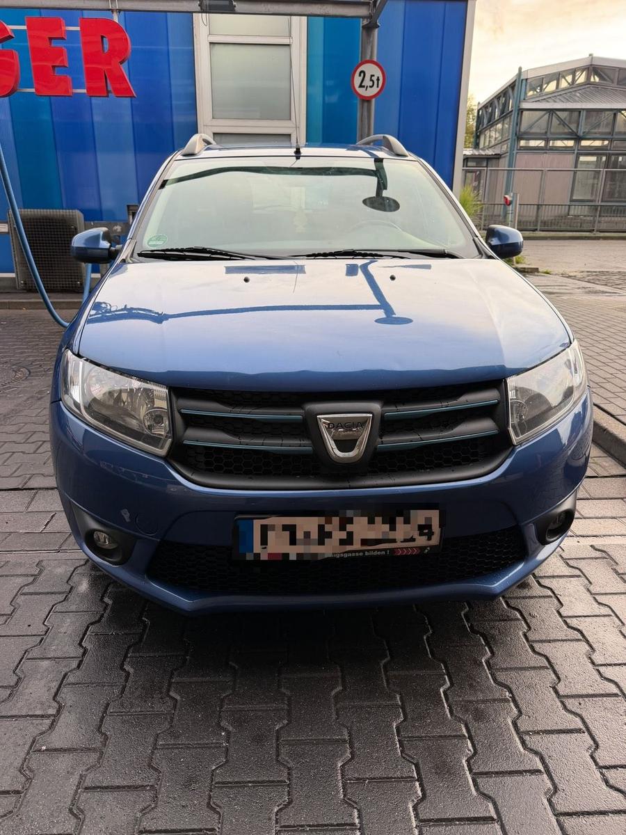 Dacia Logan 2015 — вигляд ззаду