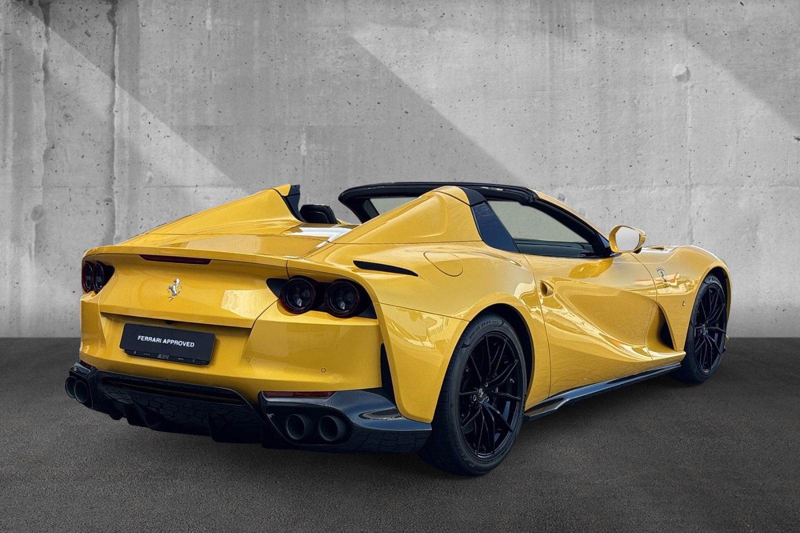 Fahrzeugabbildung Ferrari 812 GTS*Atelier*all Carbon*painted*ADAS