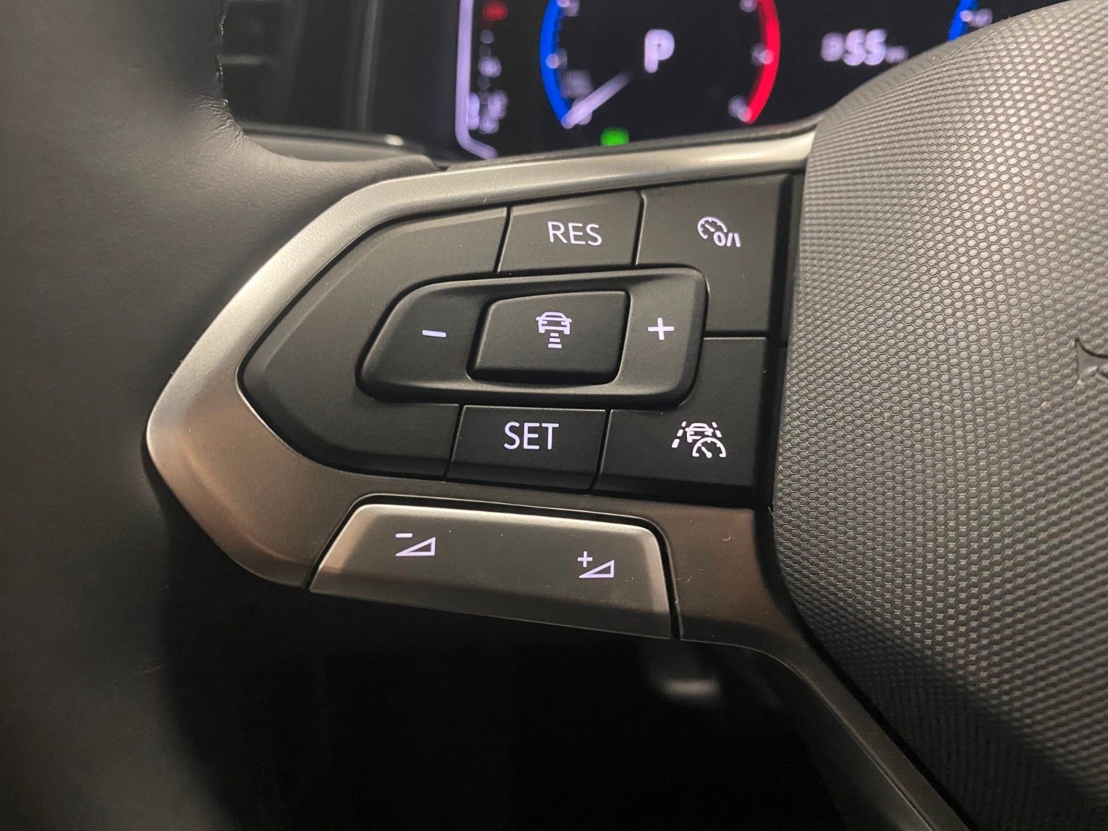 Fahrzeugabbildung Volkswagen T-Roc 1.5 TSI DSG Style+NAVI+MATRIX+Black Style+