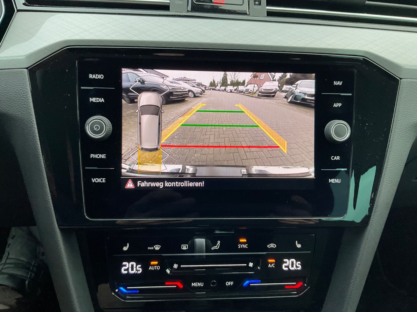 Fahrzeugabbildung Volkswagen Passat Variant 2.0 TDI DSG Busi,Kamera,LED,ACC