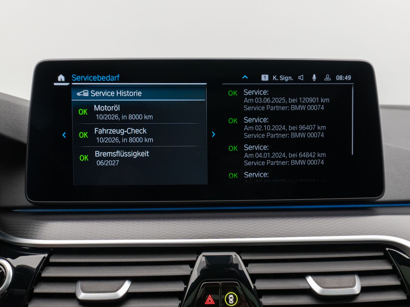 Fahrzeugabbildung BMW 530e M Sport Panorama Kamera DAB HiFi Alarm LED