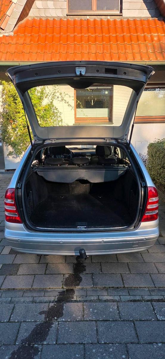 Mercedes-Benz C200 2006 — photo 11