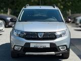Dacia Sandero Stepway II Essentiel NAVI*AHK*CAM - silberne Dacia Sandero
