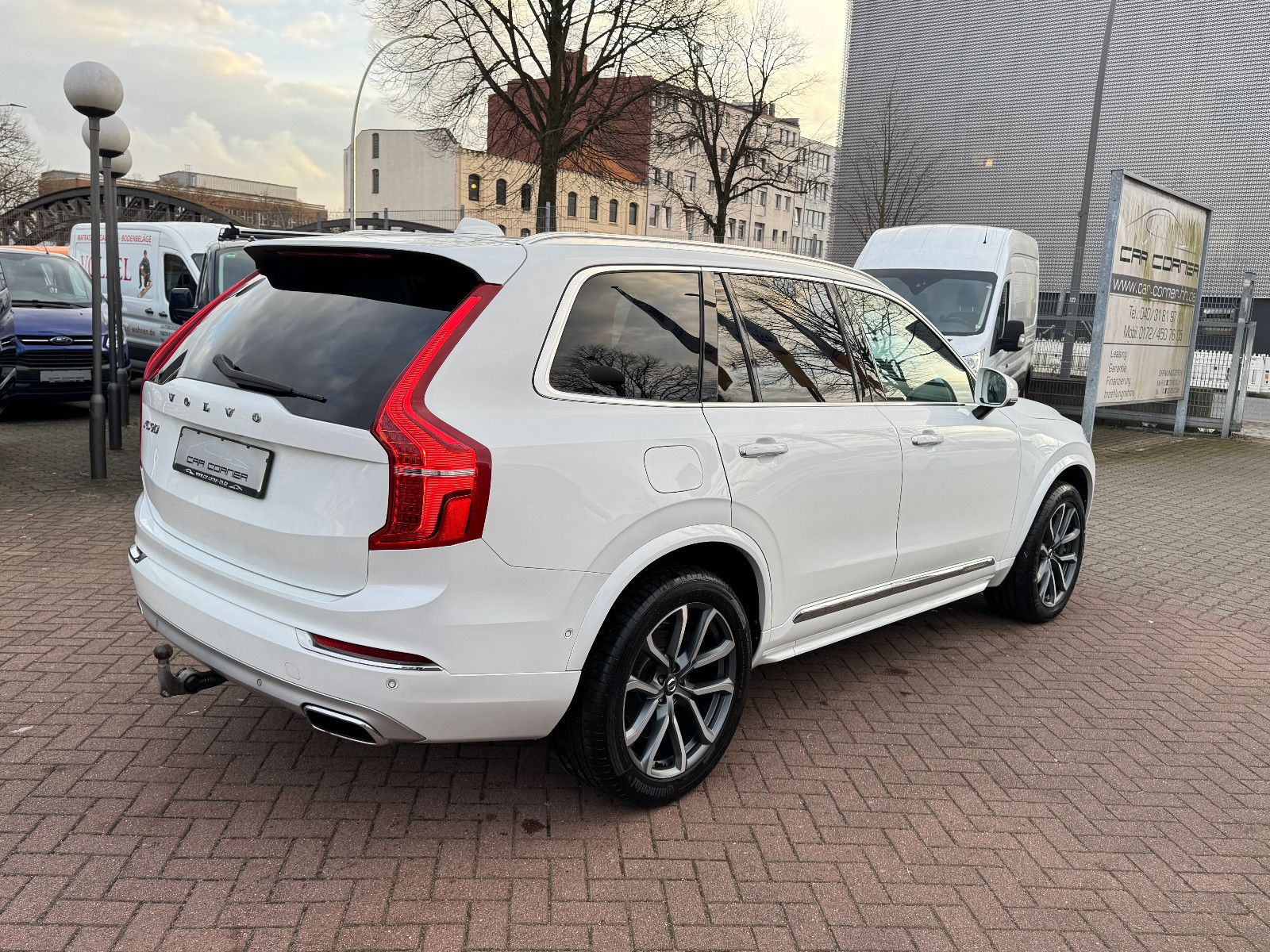 Fahrzeugabbildung Volvo XC90 INSCRIPTION AWD PANO HUD SITZKLIMA MEMORY