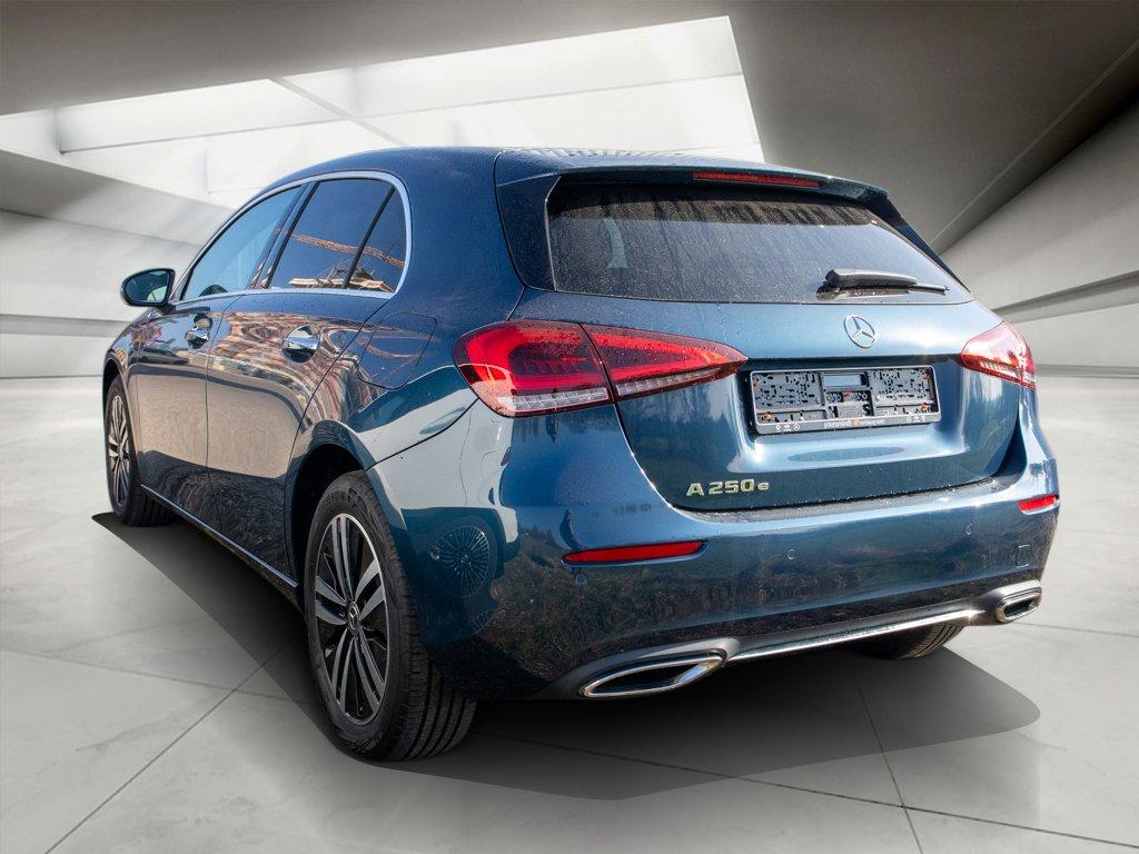 Mercedes-Benz A 250 e Progressive+Pano+Kamera+LED-High+PTS+SHZ